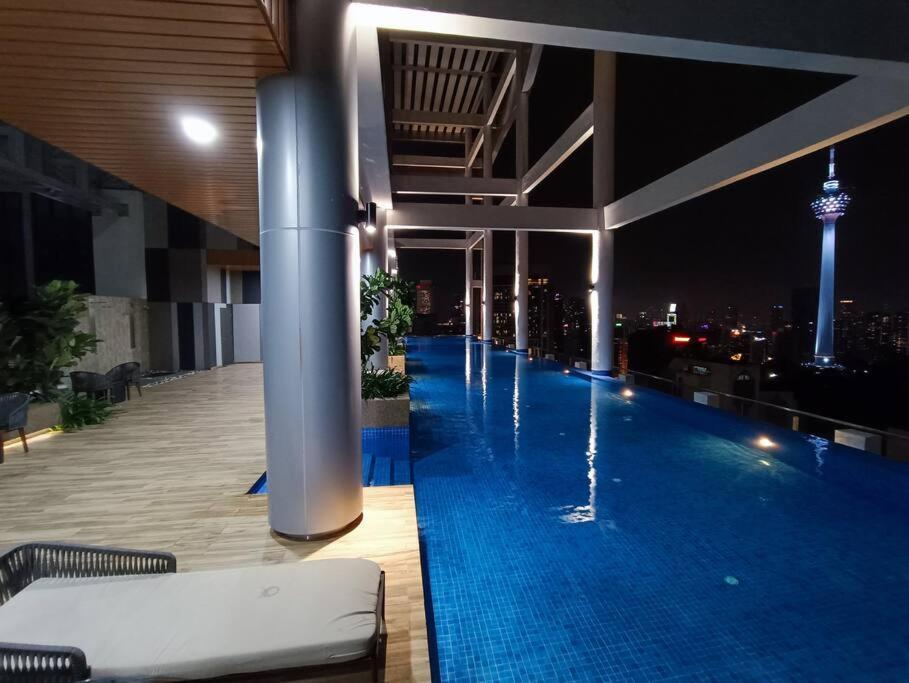 クアラルンプールCl 27A Insta Klcc View & Infinity Pool Viewアパートメント エクステリア 写真