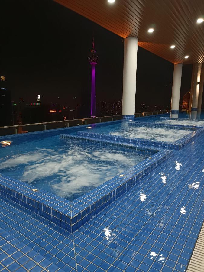 クアラルンプールCl 27A Insta Klcc View & Infinity Pool Viewアパートメント エクステリア 写真