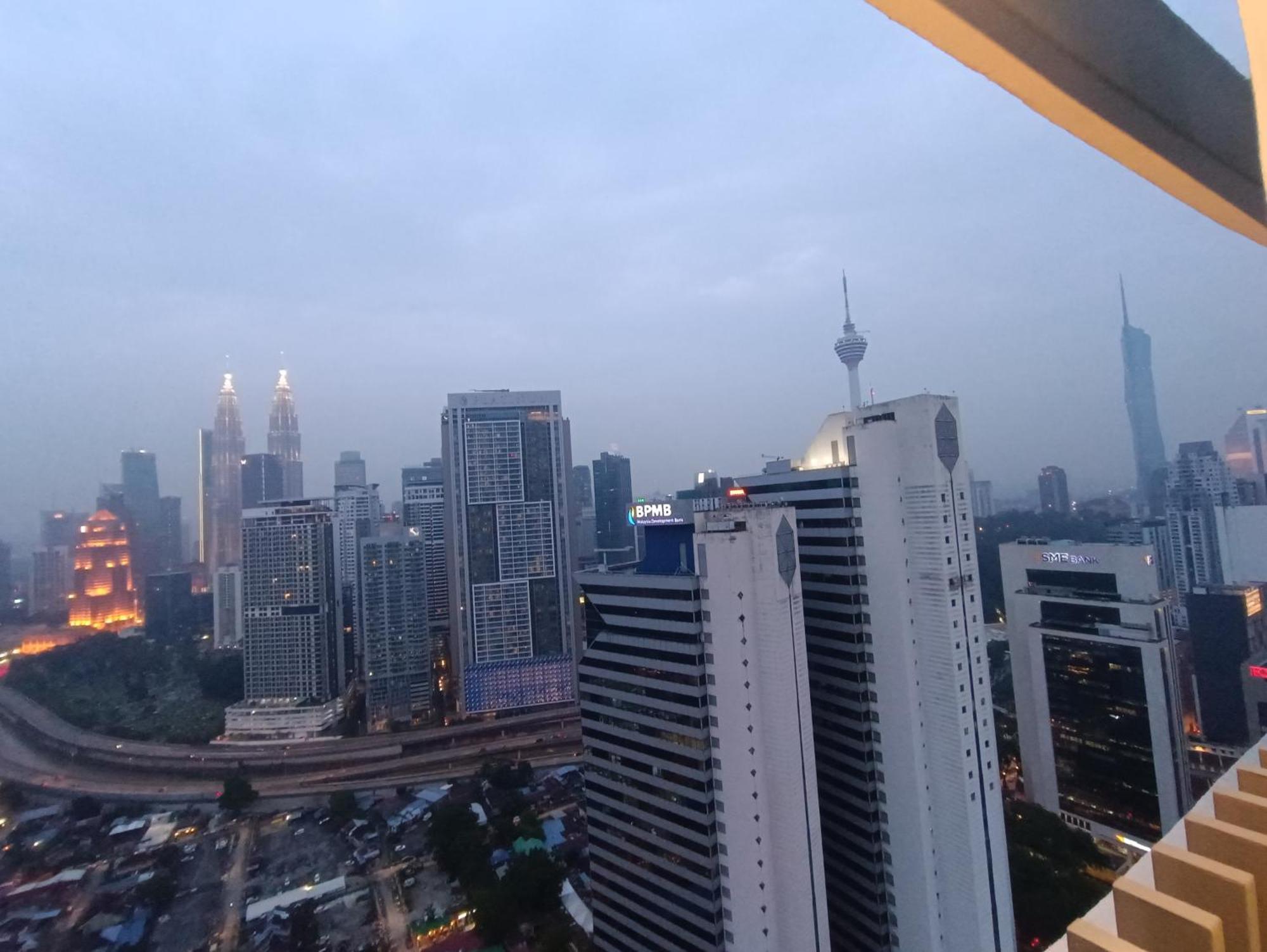 クアラルンプールCl 27A Insta Klcc View & Infinity Pool Viewアパートメント エクステリア 写真