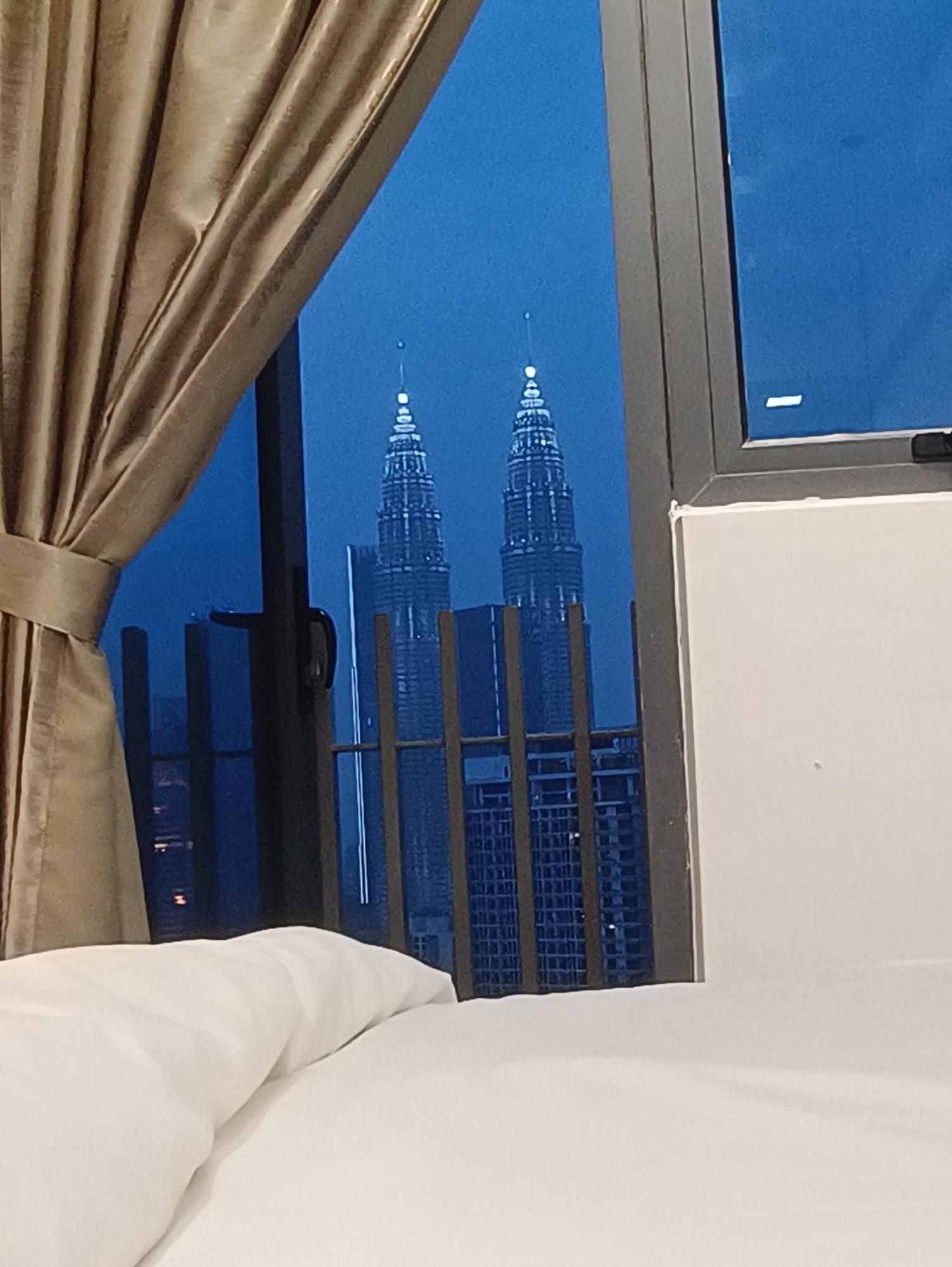 クアラルンプールCl 27A Insta Klcc View & Infinity Pool Viewアパートメント エクステリア 写真